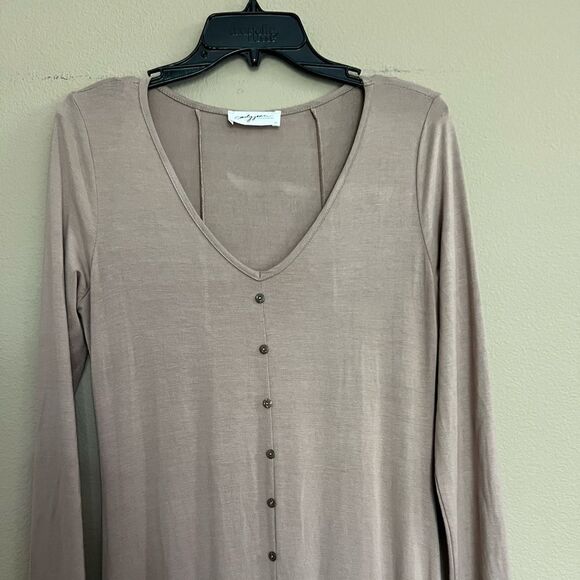 Carly Jean Los Angeles Corey Taupe Maxi Dress - Picture 4 of 11